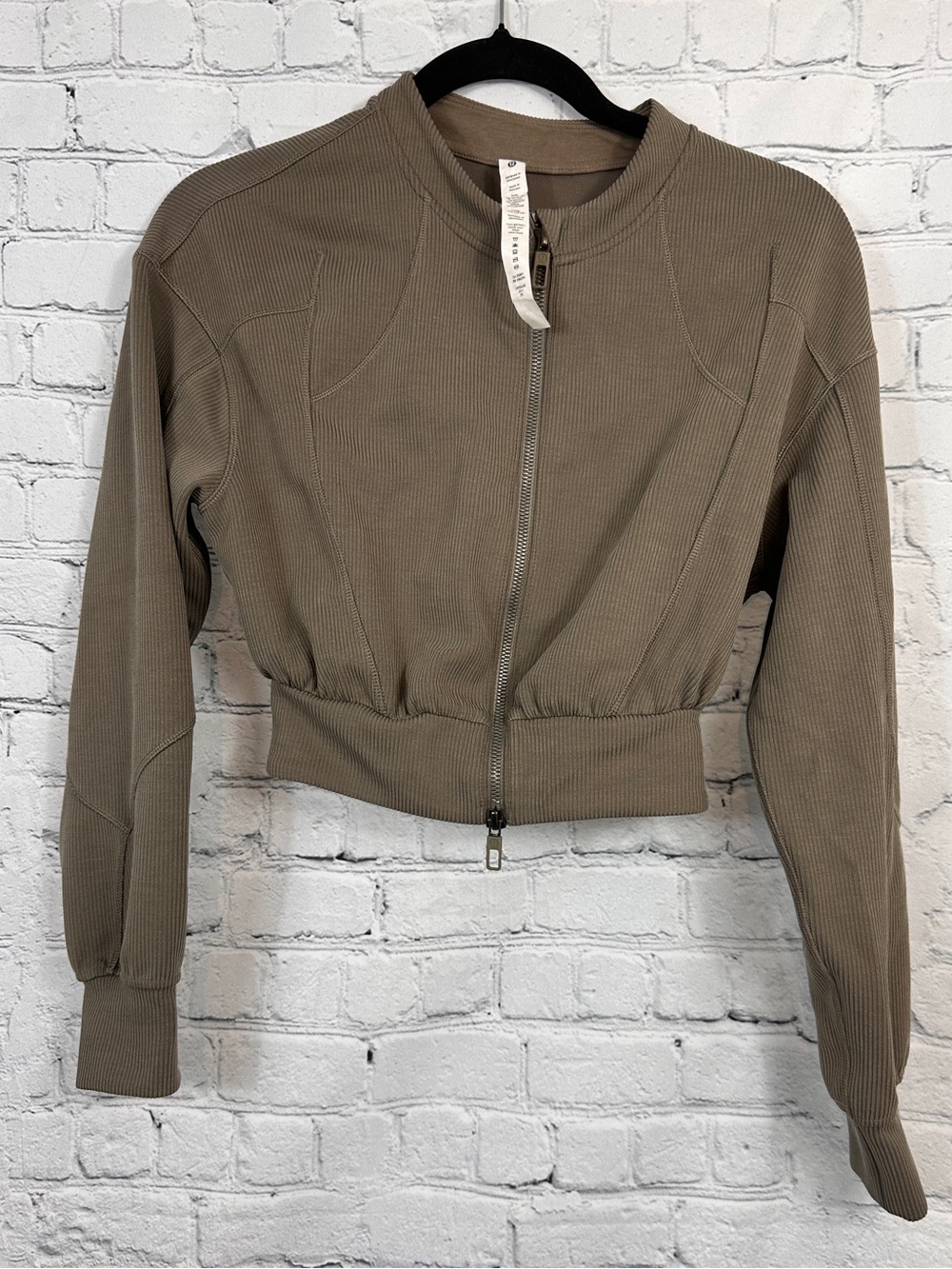 Lululemon Ribbed Softstreme Cropped Jacket size 2